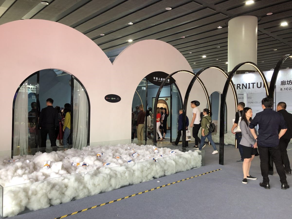 香港设计大师梁景华以弧形拱门及门扇,彷佛腾飞在白云上,让人想象无限,脑洞大开! 香港设计大师梁景华以弧形拱门及门扇,彷佛腾飞在白云上,让人想象无限,脑洞大开!