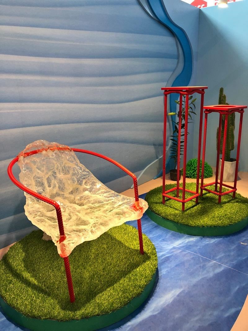 以特殊建材结合钢筋,刚强而简单的线条,彷佛包浩斯美学的变种。 以特殊建材结合钢筋,刚强而简单的线条,彷佛包浩斯美学的变种。