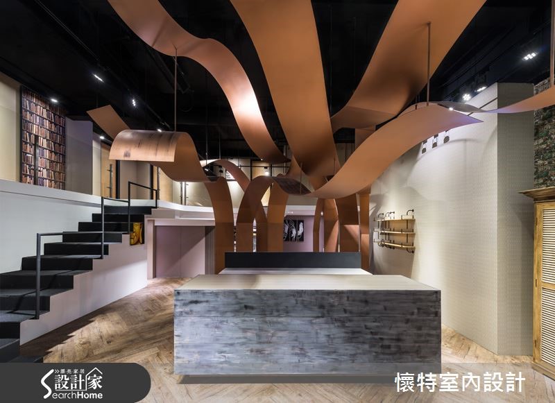 铁艺结合曲线，融入泰式按摩店的刚柔并济