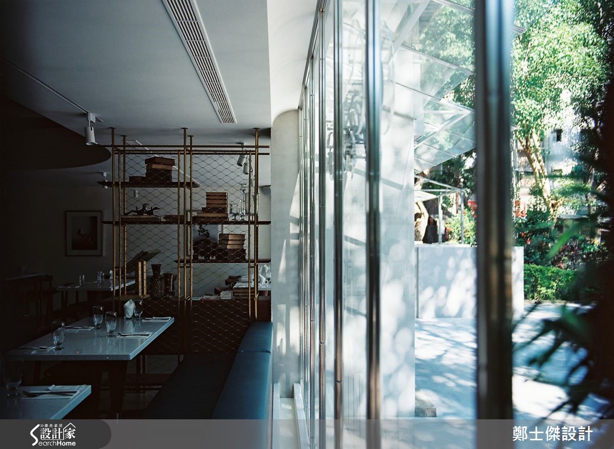 老屋变身风格餐厅，展现法式复古想象 