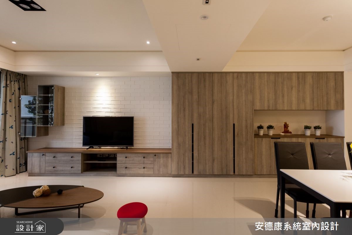 全室净白造高冷北欧，注入木色添暖意