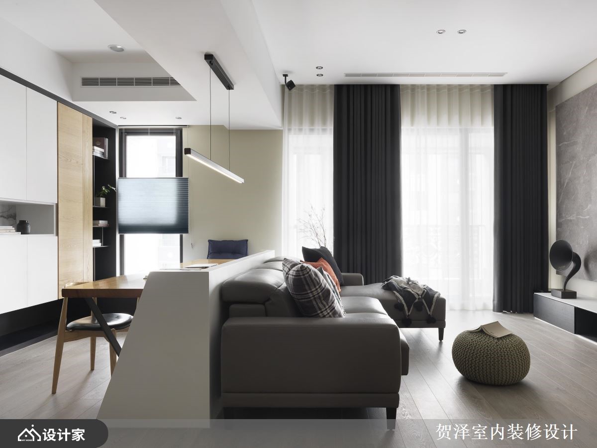 这是父亲赠的实木桌！载着我们新婚宅的温馨故事