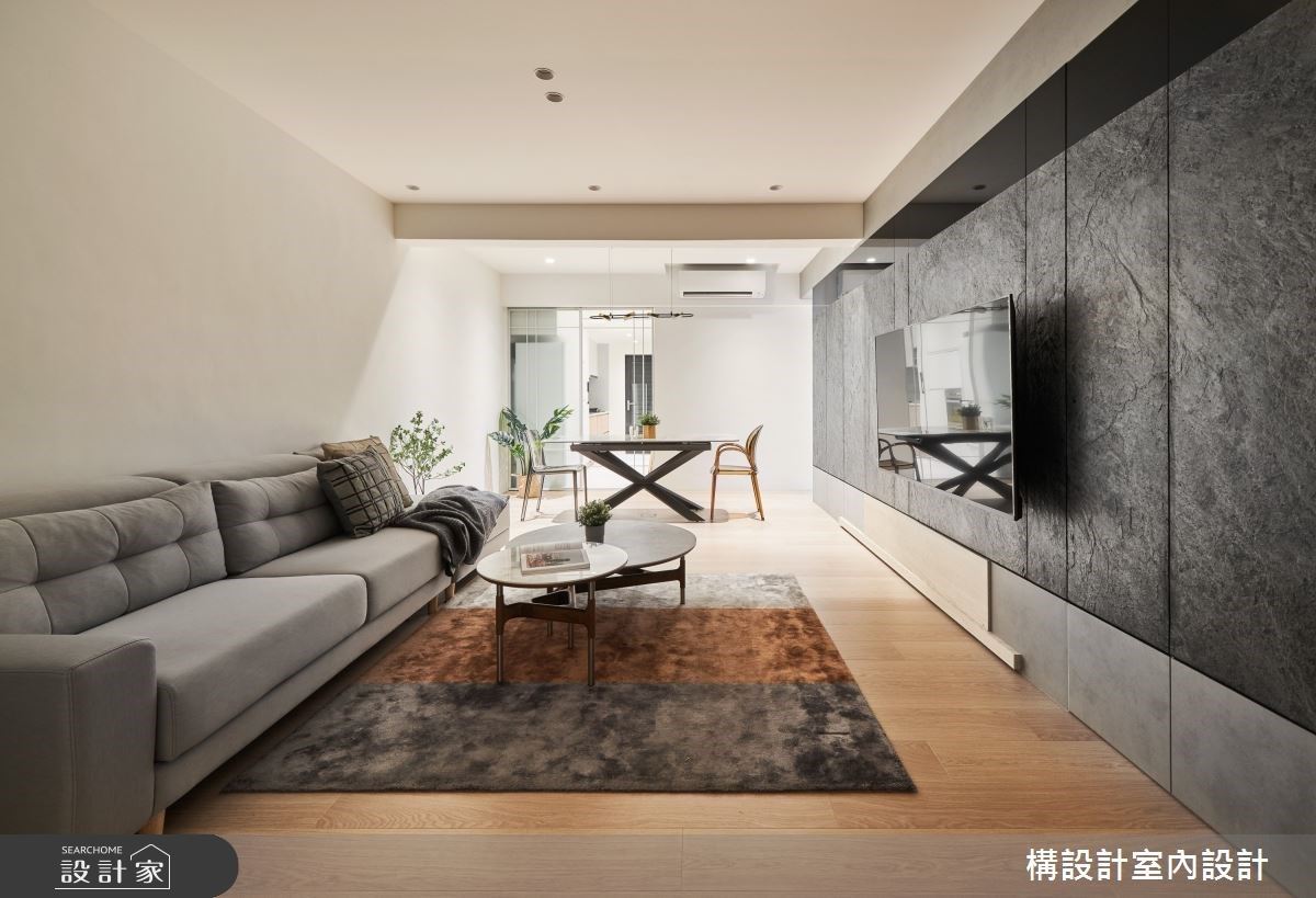 从昏暗基地到阳光普照！玻璃砖与梯间玻璃屋设计，40 年老屋再放光芒